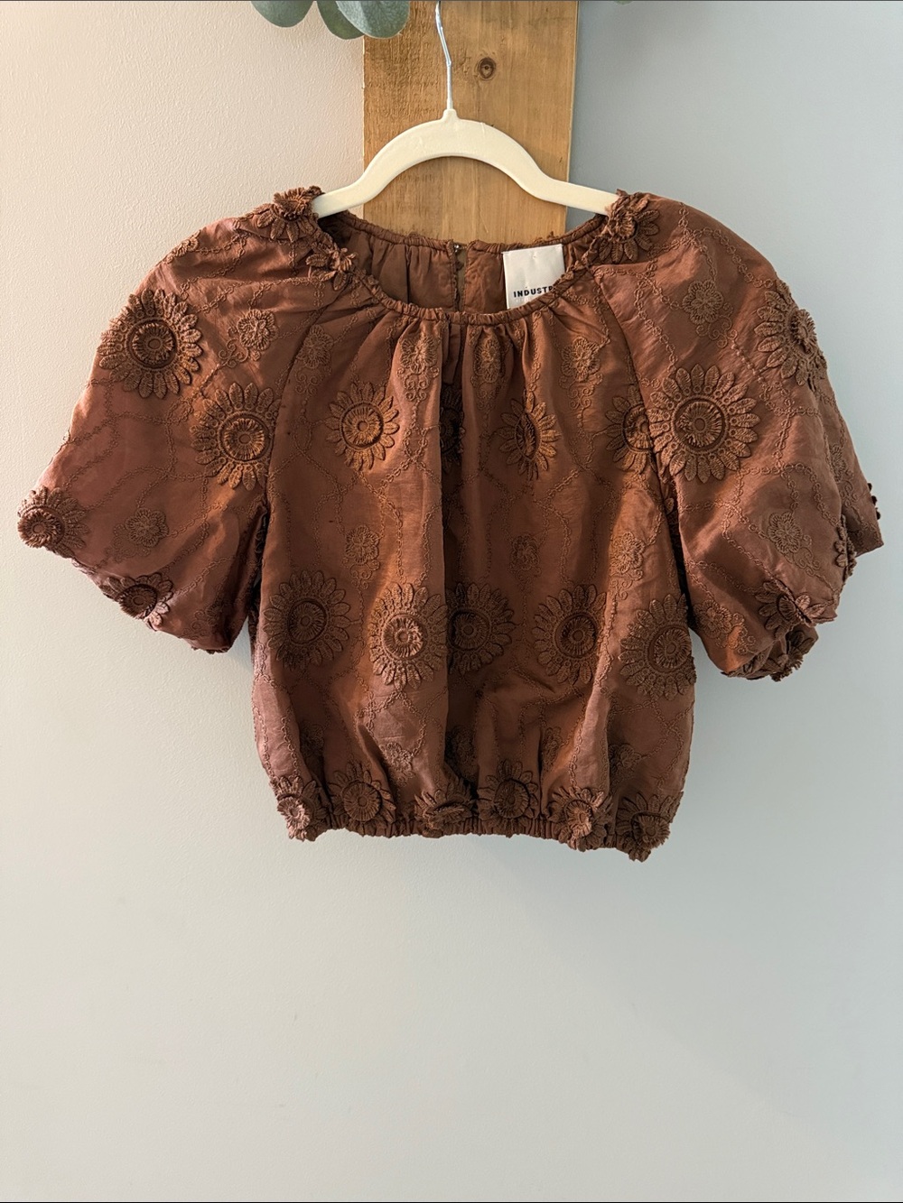 INDUSTRY Embroidered Puff-Sleeve Crop Blouse in Brown, NWTs